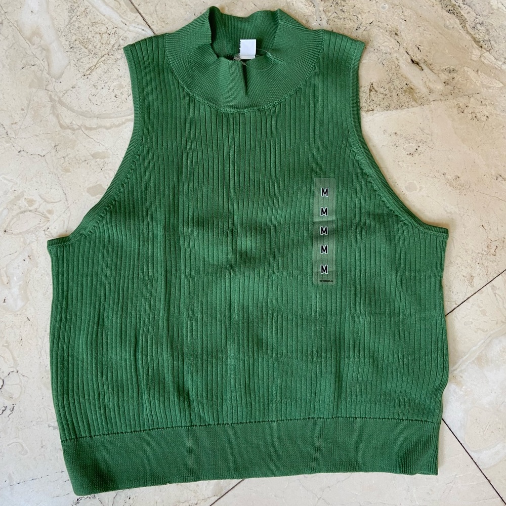 UNIQLO green tank